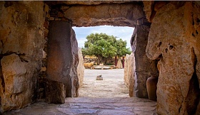 Klicke auf die Grafik für eine größere Ansicht

Name:	minoan theat 0.jpg
Hits:	316
Größe:	100,9 KB
ID:	102746