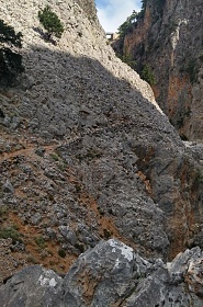 Klicke auf die Grafik für eine größere Ansicht

Name:	5-der Weg durch das Geröllfeld.jpg
Hits:	152
Größe:	165,8 KB
ID:	104402